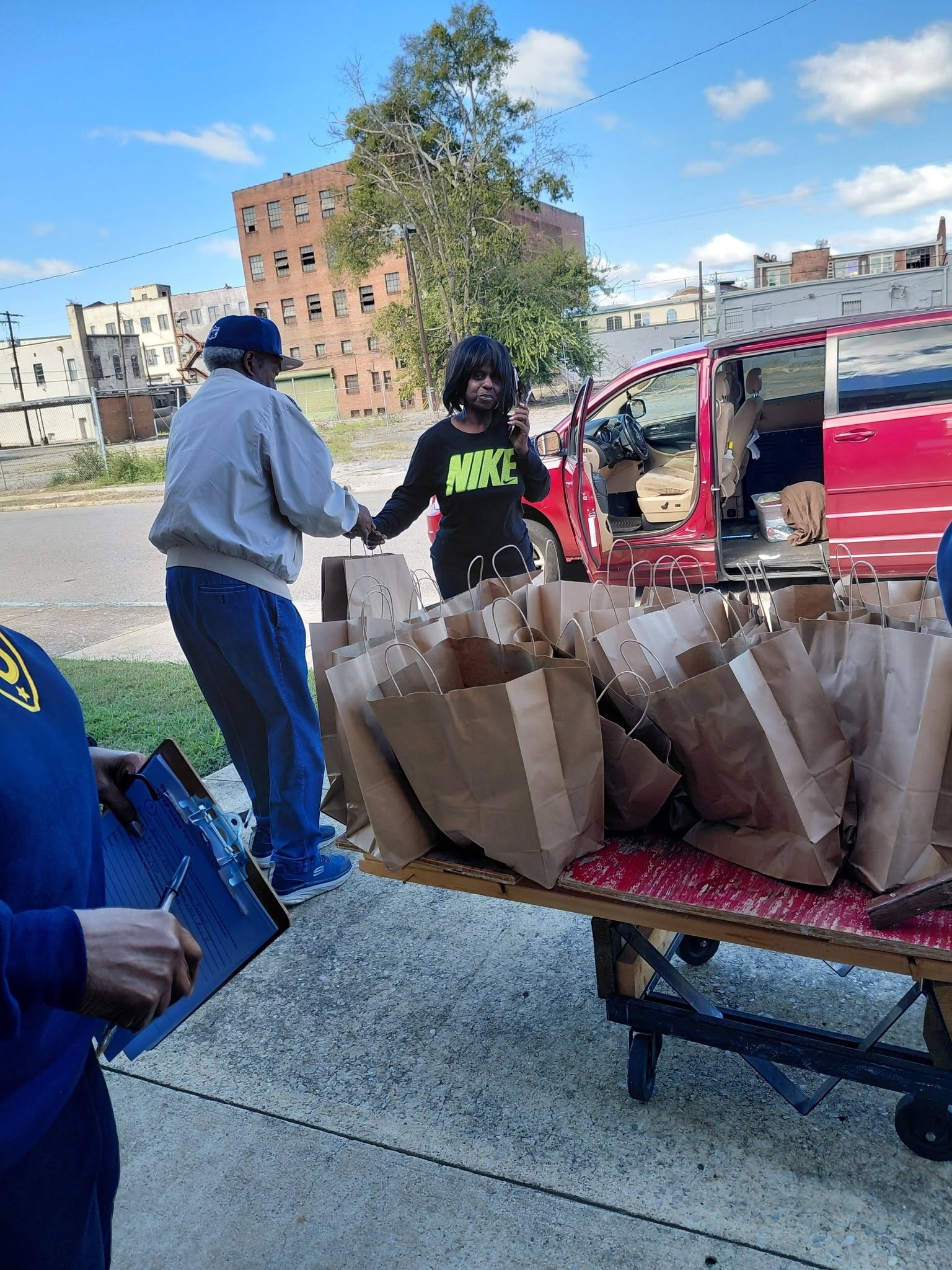 Oasis Food Pantry volunteer photo 8