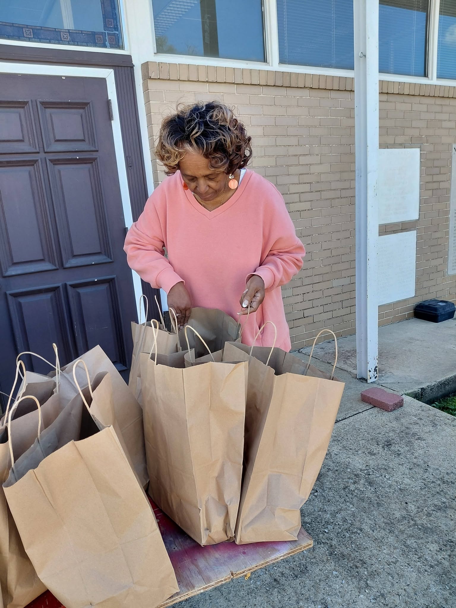 Oasis Food Pantry volunteer photo 9